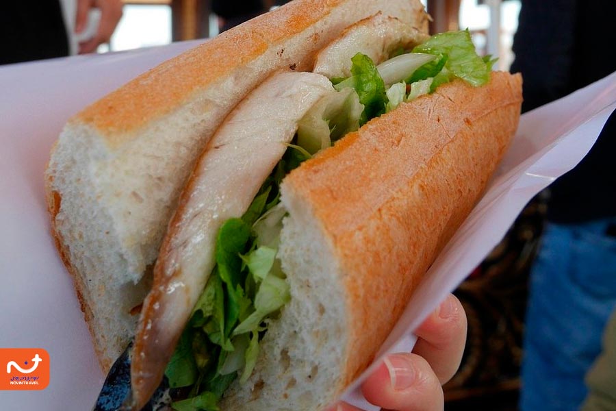 ساندویچ ماهی معروف اسکله امینونو (Balık Ekmek)