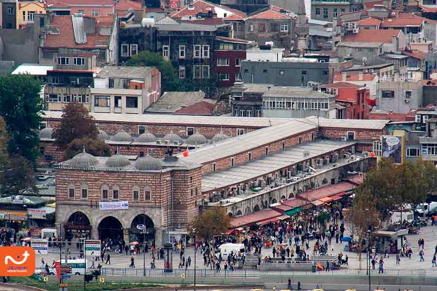 بازار ادویه در نزدیکی امینونو