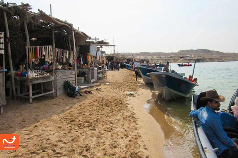 دهکده ماهیگیری از جاذبه های جزیره هنگام