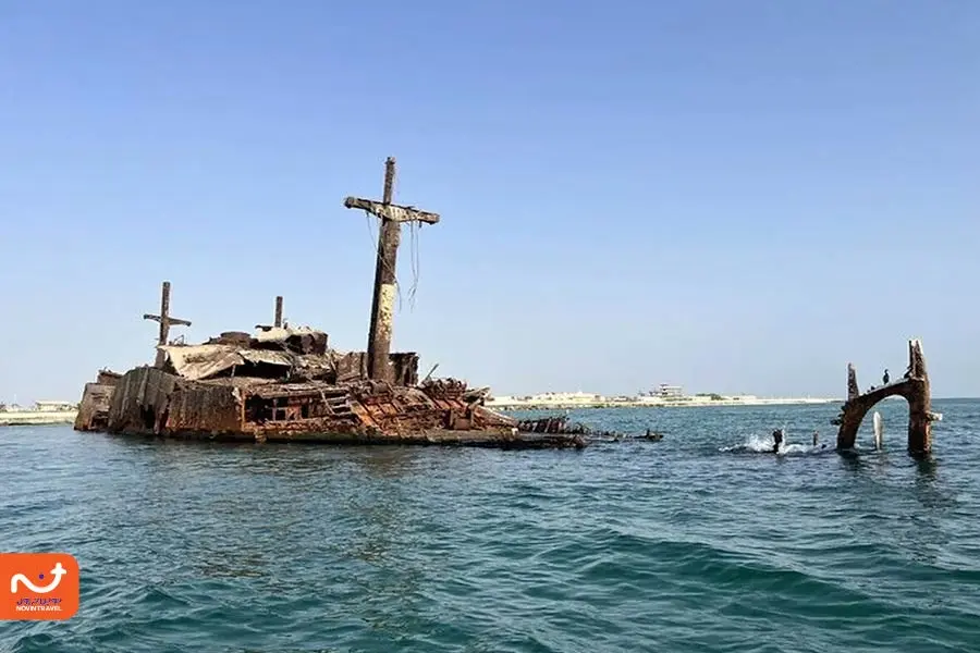 کشتی به گل نشسته پرتغالی‌ها از بهترین جاهای جزیره هنگام