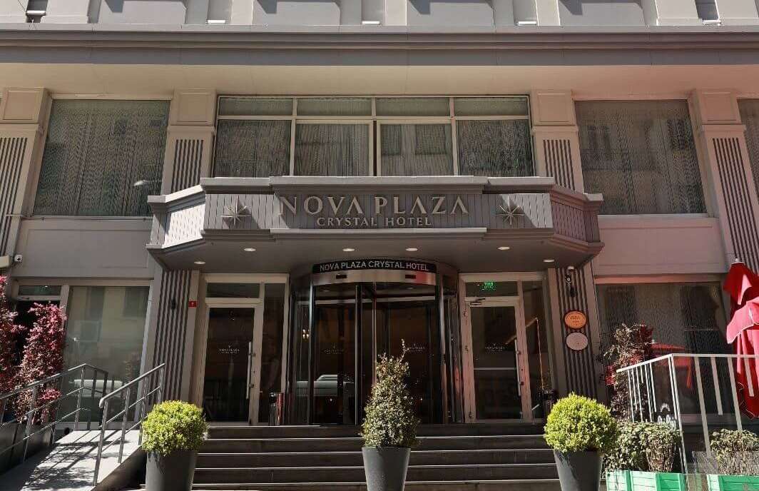 Nova Plaza Crystal