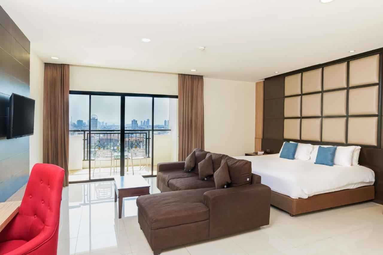 Montien Riverside Hotel
