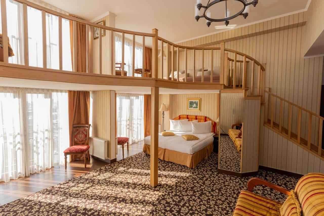 shirak Hotel