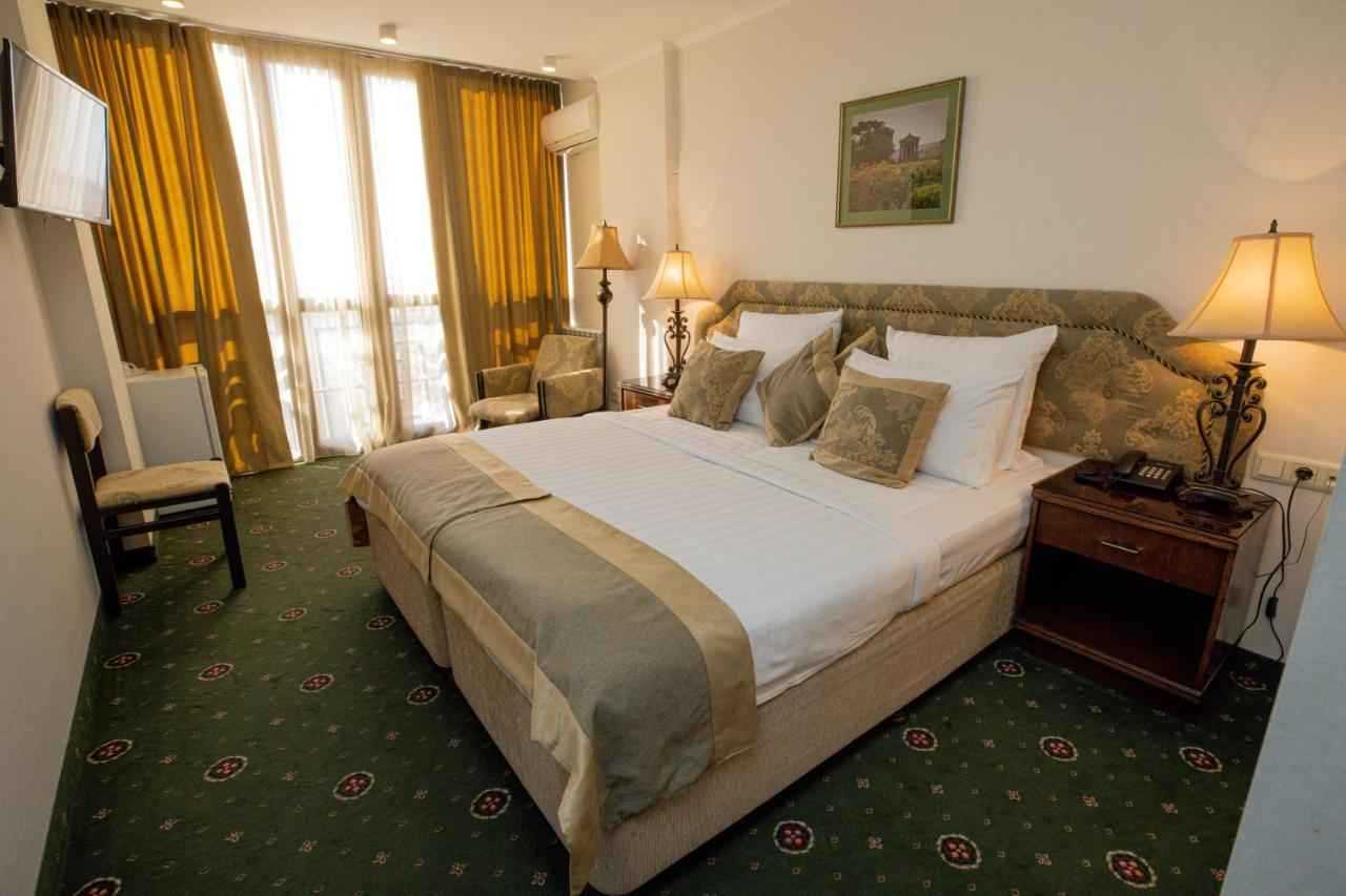 shirak Hotel