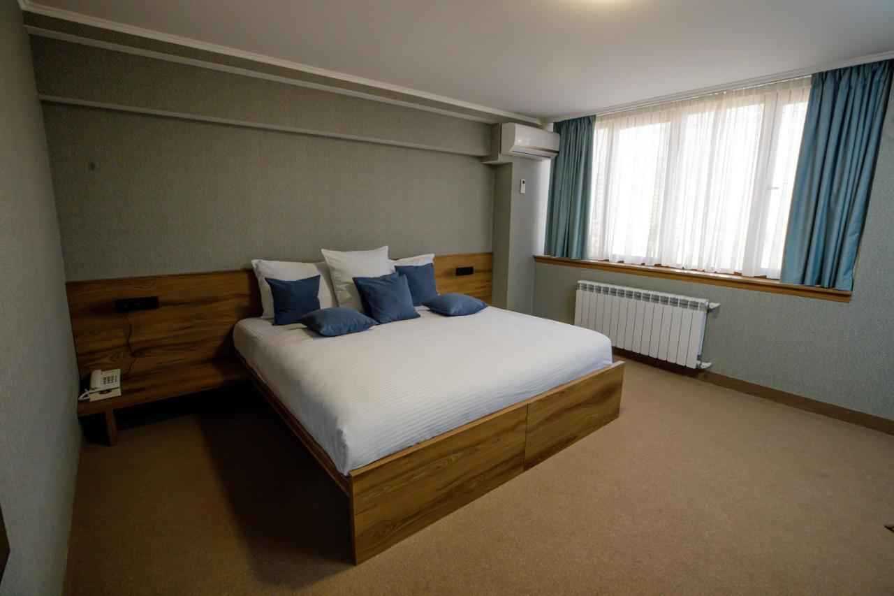 shirak Hotel