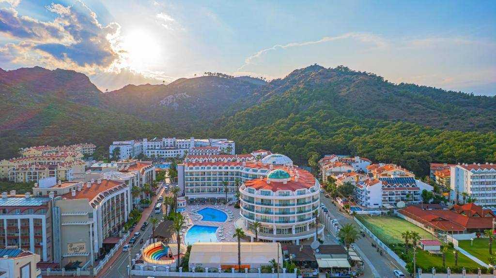 Pineta Park Deluxe Hotel